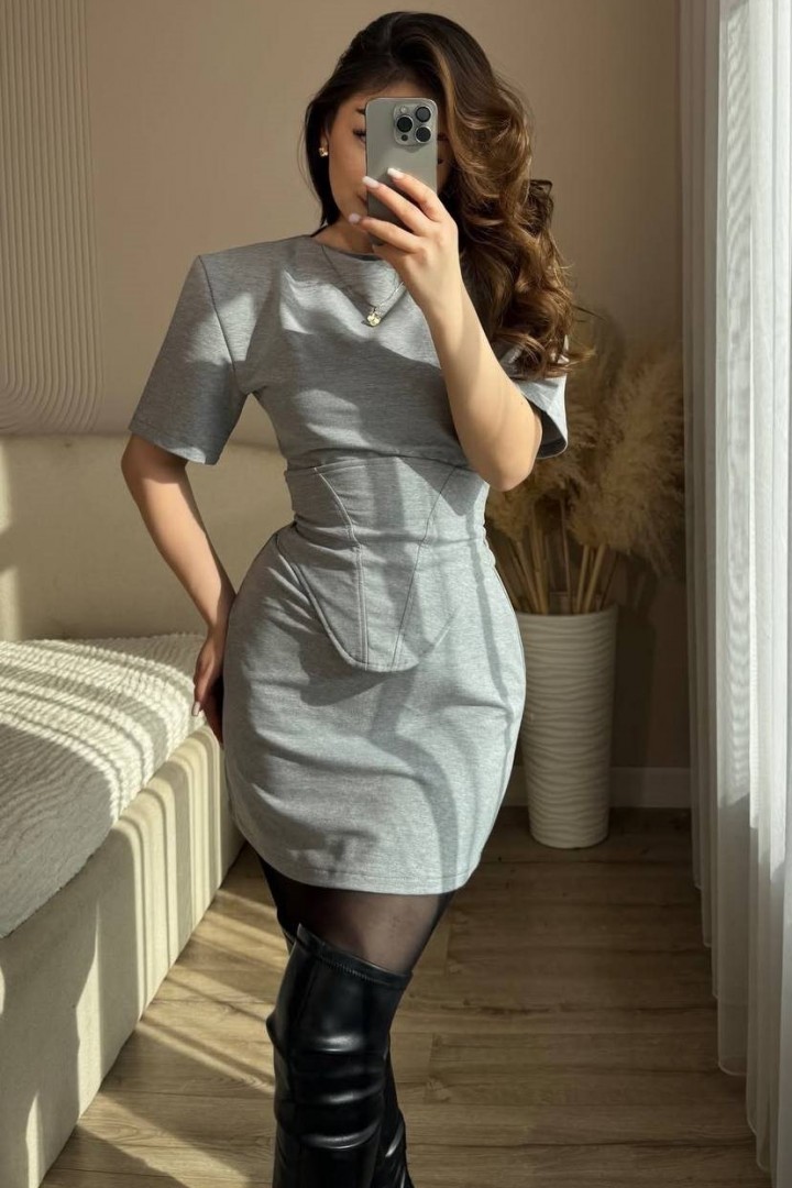 Лаконічна сукня з баскою IMMA-450A550