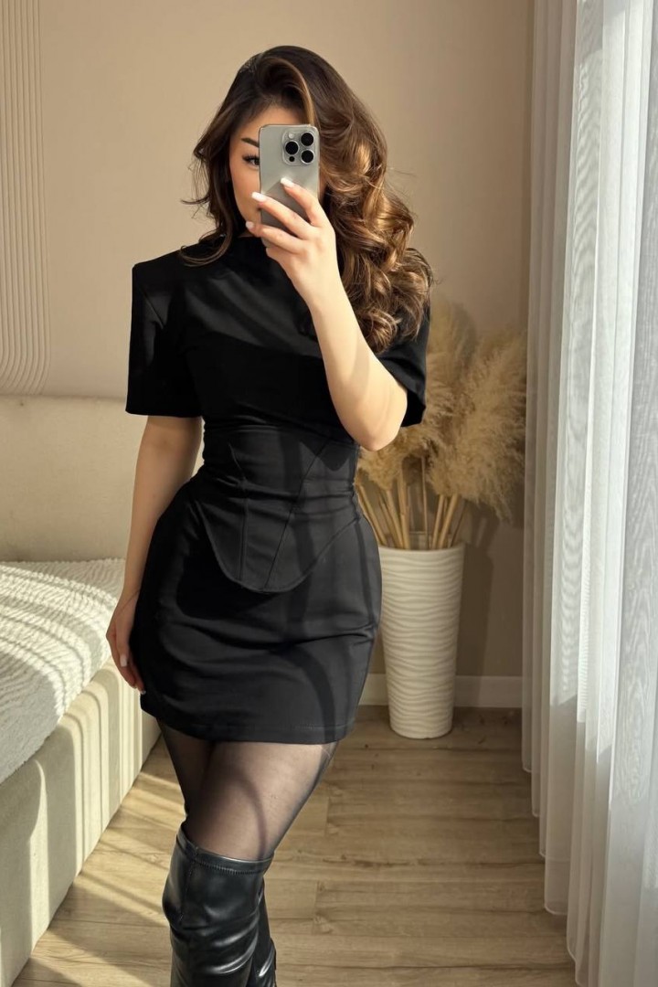 Лаконічна сукня з баскою IMMA-450A550