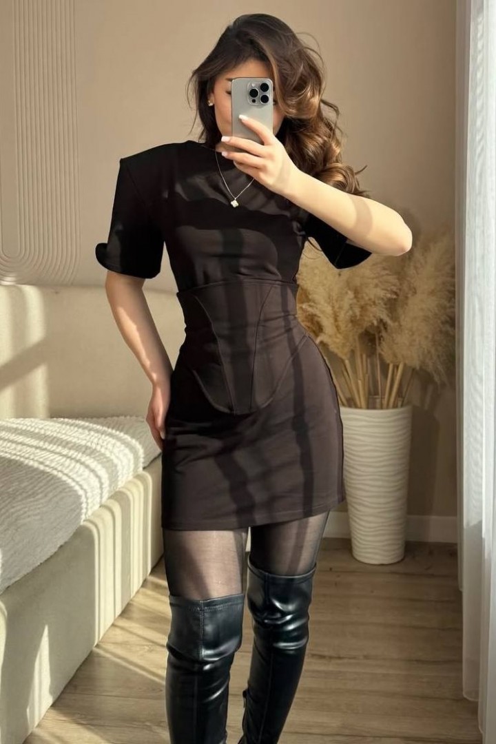 Лаконічна сукня з баскою IMMA-450A550