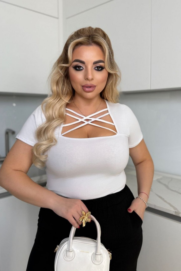 Футболка з цікавим декольте ELR-4032A400