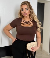 Футболка з цікавим декольте ELR-4032A400