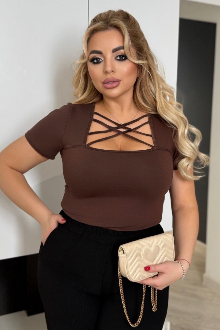 Футболка з цікавим декольте ELR-4032A400