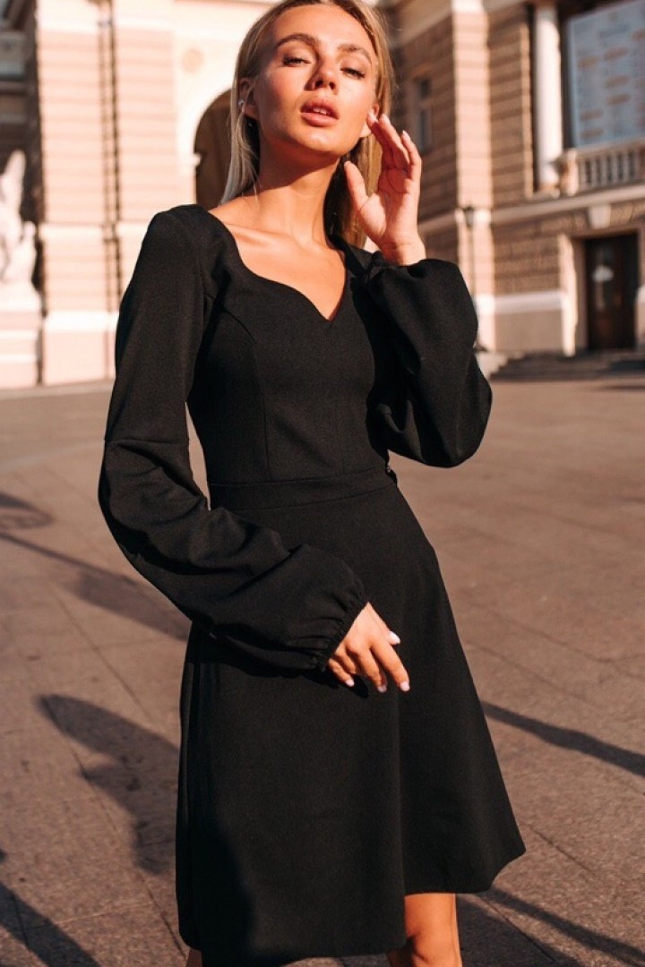 Черное платье из крепа SD-241A400