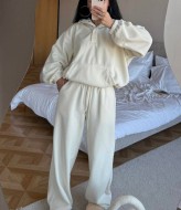 Прогулочный костюм с широкими штанами  VOL-694A650