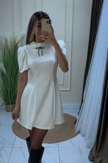 Белое трикотажное платье LOU-1321A370 Белое трикотажное платье LOU-1321A370