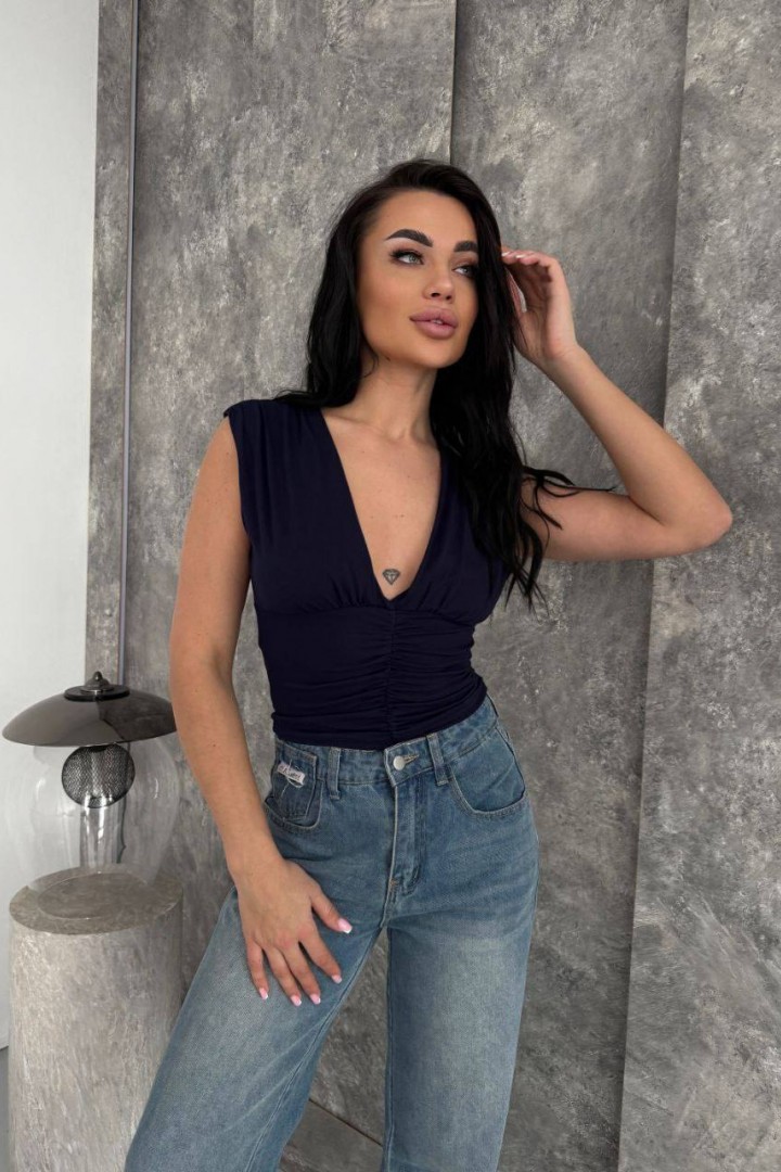 Топ с глубоким V-вырезом MIK-1711A280