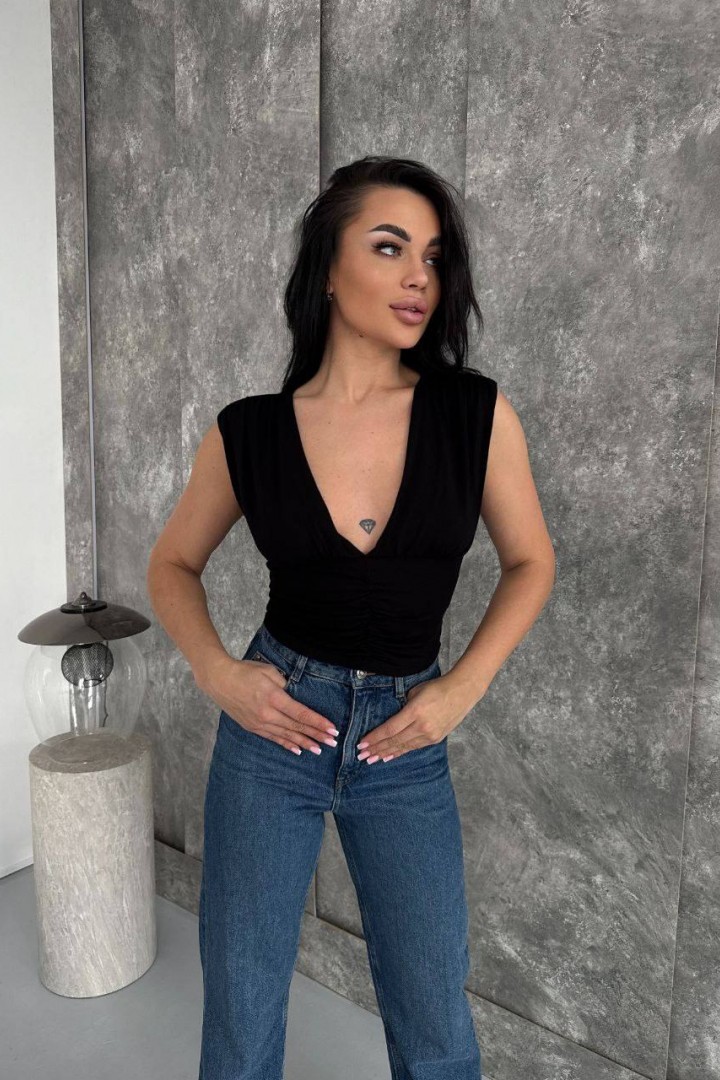 Топ с глубоким V-вырезом MIK-1711A280