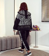 Эффектный женский костюм-двойка MOV-322A920