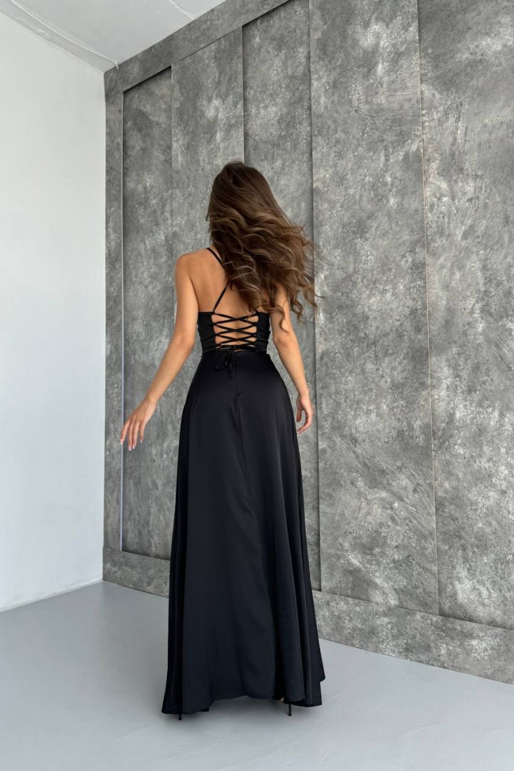 Эффектное платье с открытой спинкой ELZ-540A550