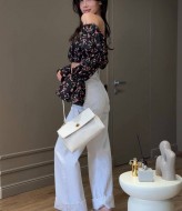 Легкий кроп-топ с открытыми плечами INNA-717A350