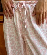 Шелковые брюки с принтом Лео GUA-024A350