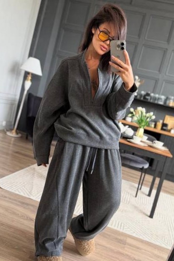 Свободный костюм женский  AP-1130A1000