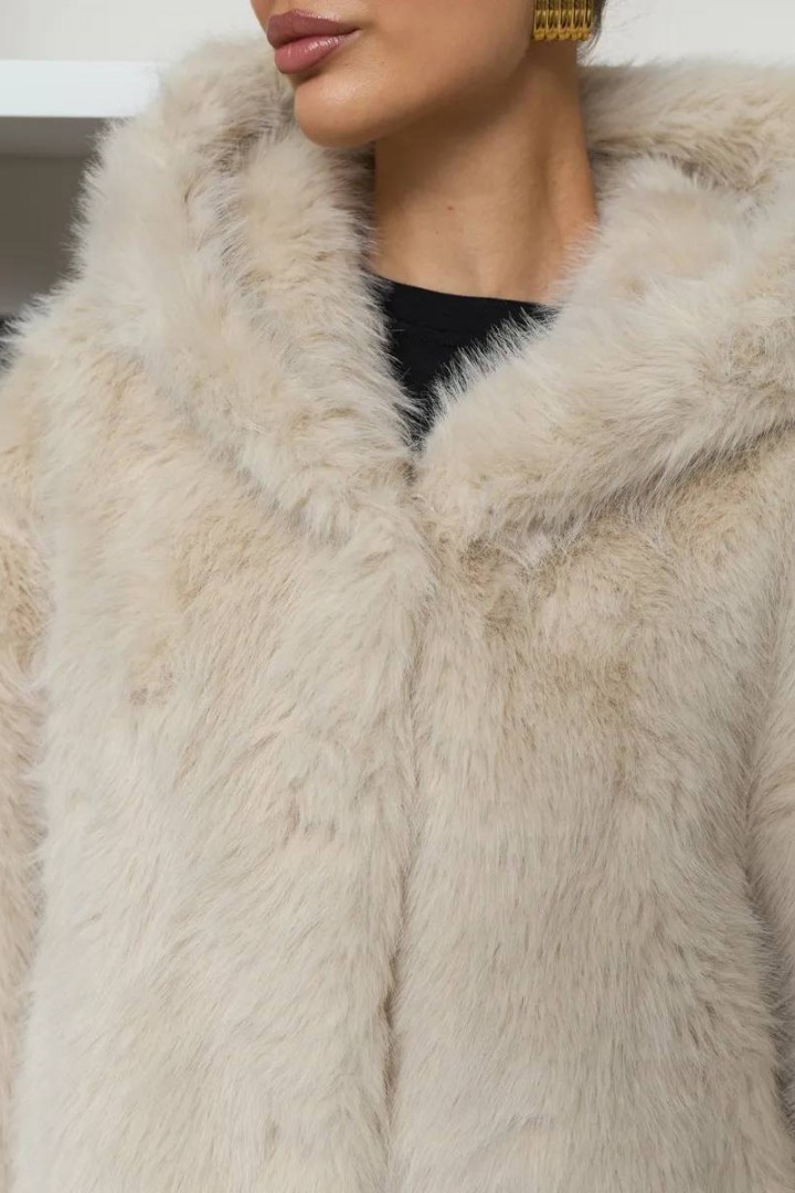 Шуба з капюшоном ZL-818A1650