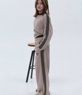 Модный спортивный костюм на девочку  EV-2514A700