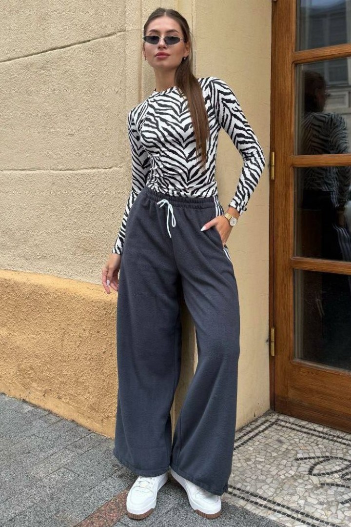 Брюки оверсайз с лампасами MIK-1656A360