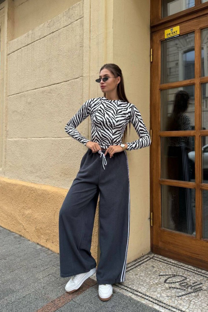 Брюки оверсайз с лампасами MIK-1656A360