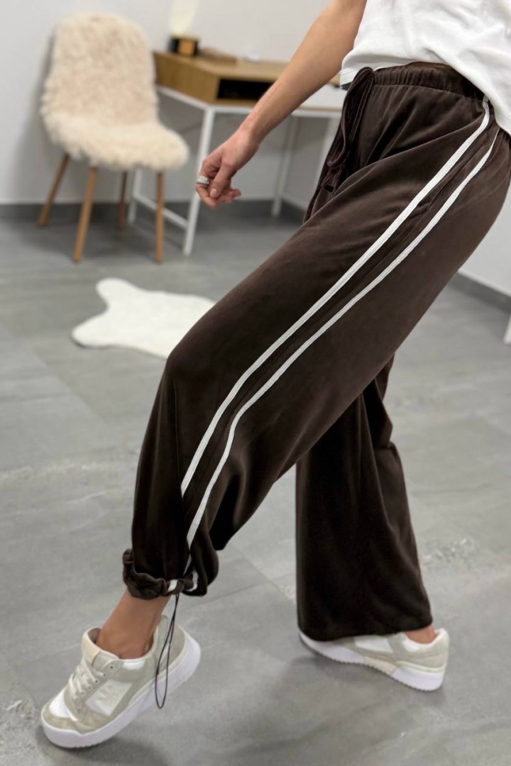 Велюровые брюки с лампасами DMP-A7179A380