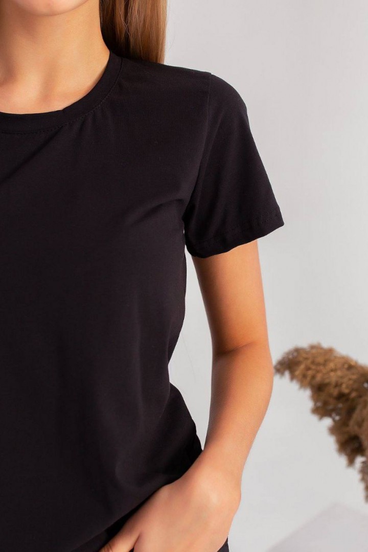 Мягкая черная футболка MIK-4057A160