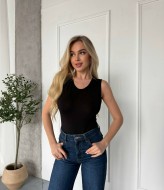 Базовое боди с аккуратными камешками MIK-4272A275