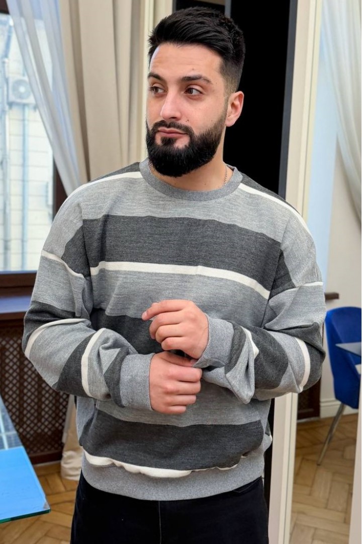 Светр чоловічий DG-at41694A350