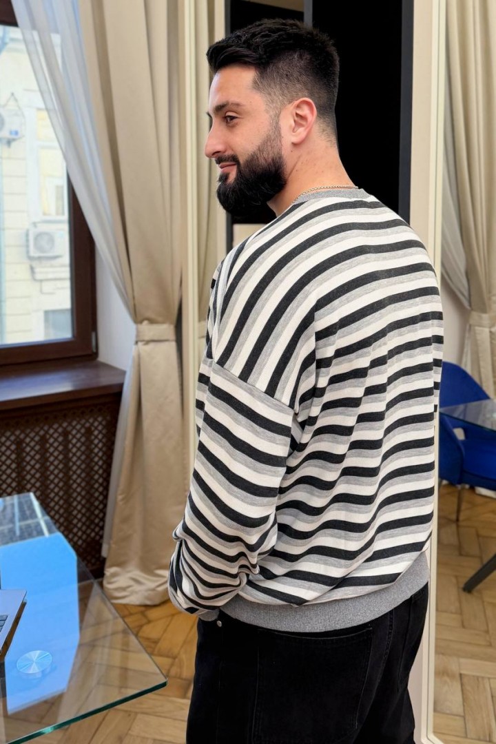 Светр у смужку DG-at41692A350