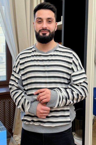 Светр у смужку DG-at41692A350