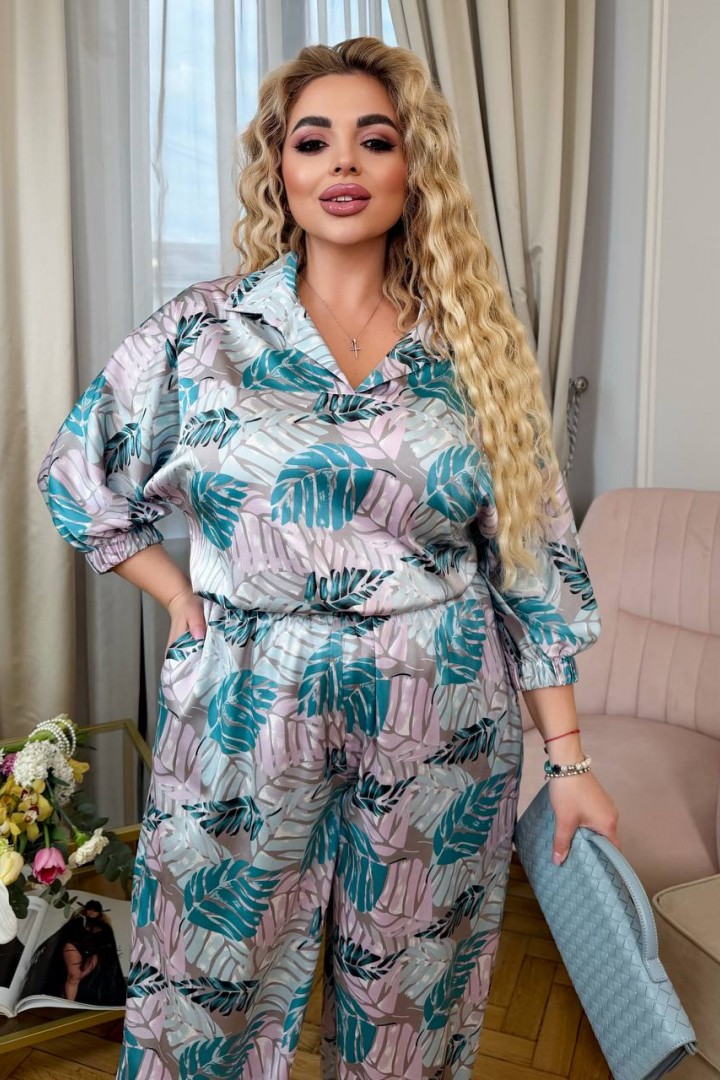 Шикарный шелковый костюм VLT-1658A1000