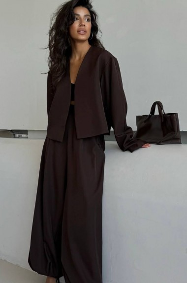 Костюм с коротким пиджаком VOL-689A580 Костюм с коротким пиджаком VOL-689A580