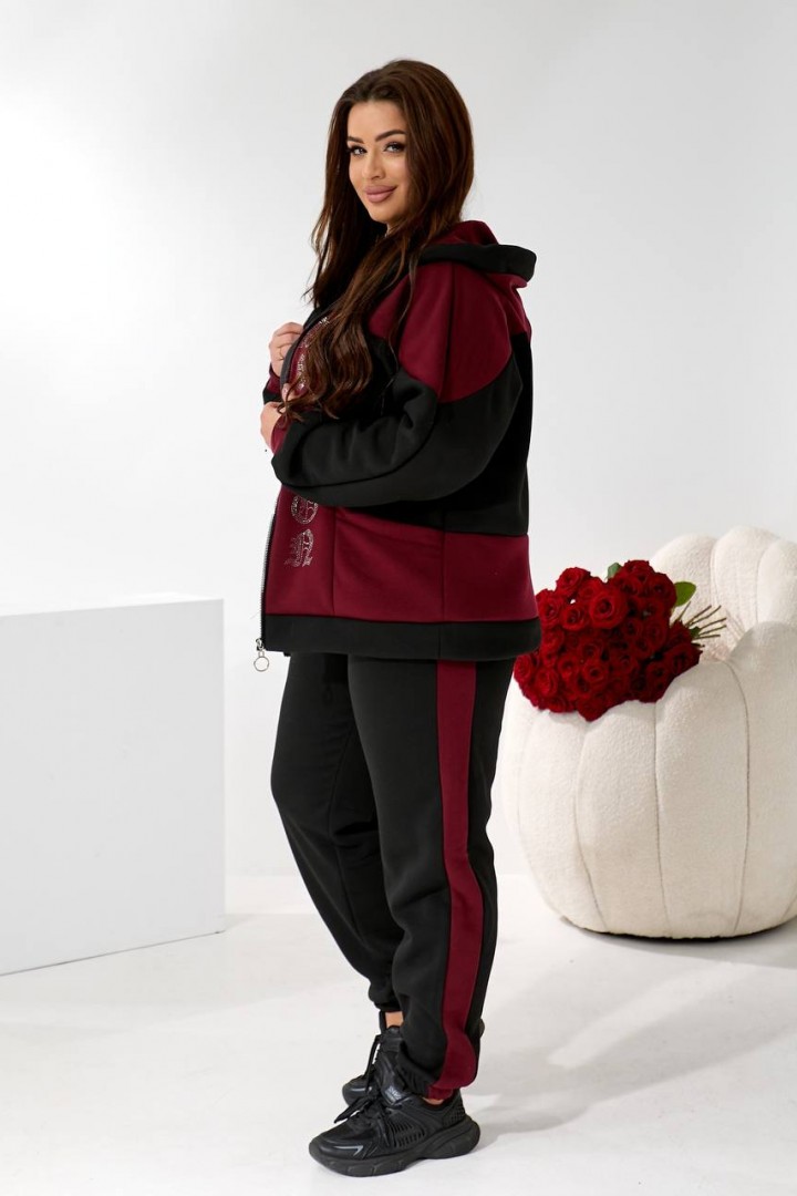 Стильный прогулочный костюм MOV-337A800