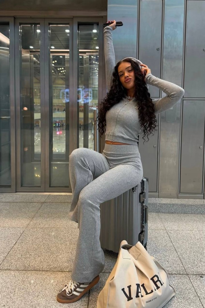 Жіночий зручний костюм DMP-A7142A420