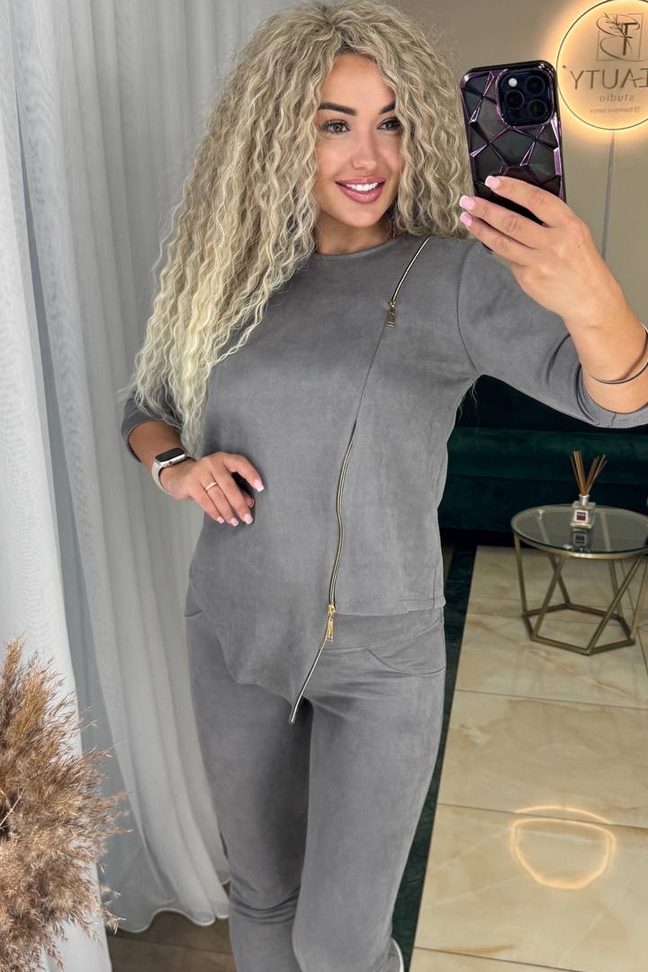 Замшевый брючный костюм IND-1058A550