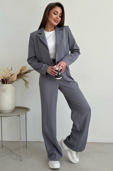 Костюм брючный женский с коротким пиджаком KL-788A620