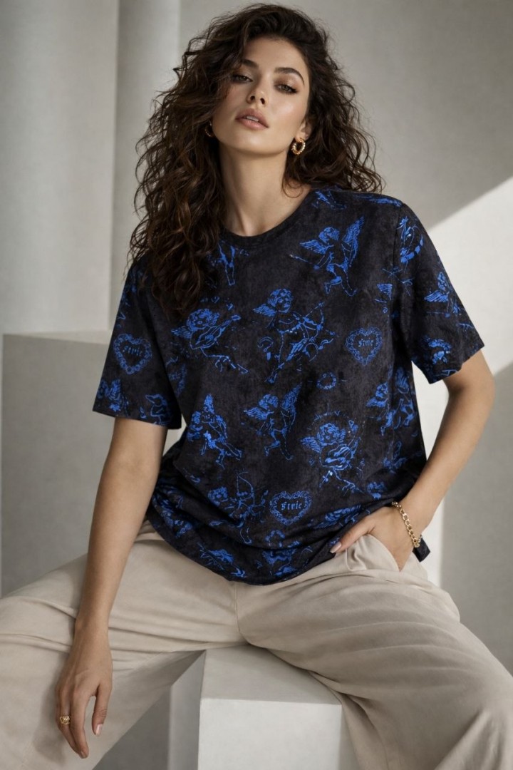 Футболка oversize со стильным накатом MIK-01A380