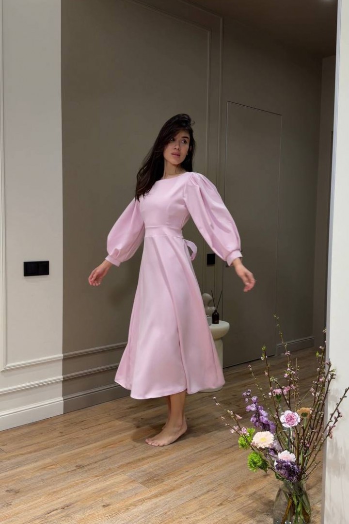 Розкішна сукня з відкритою спіною GIL-021A810