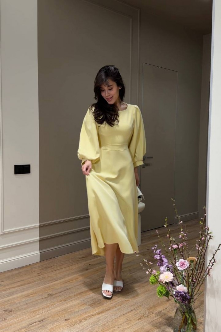 Розкішна сукня з відкритою спіною GIL-021A810