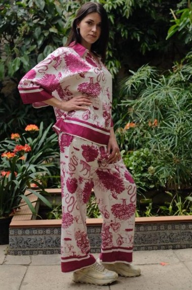 Костюм с ярким принтом  SOL-3047A800