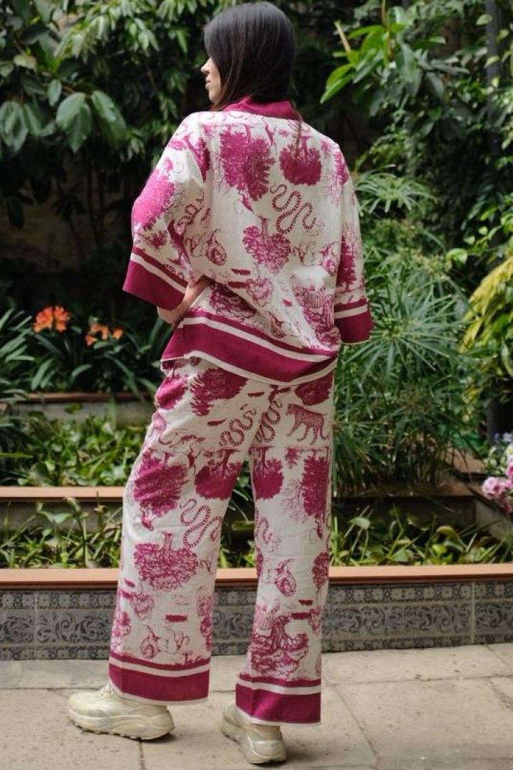 Костюм с ярким принтом  SOL-3047A800