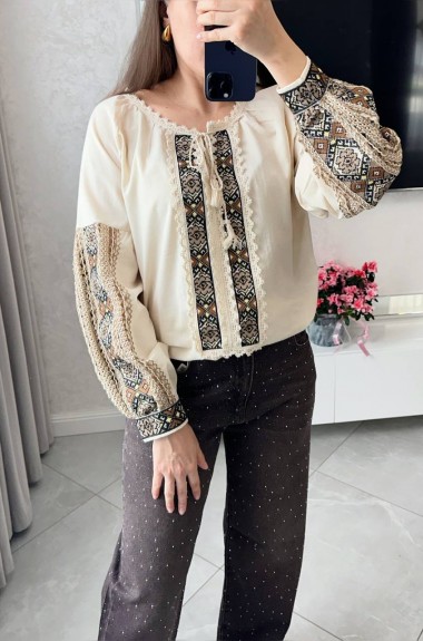 Красивая  вышиванка   AMU-2802A1050