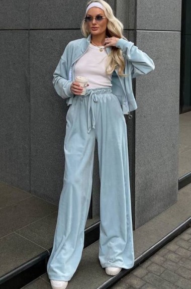 Велюровый костюм женский спортивный MPK-236A600 Велюровый костюм женский спортивный MPK-236A600