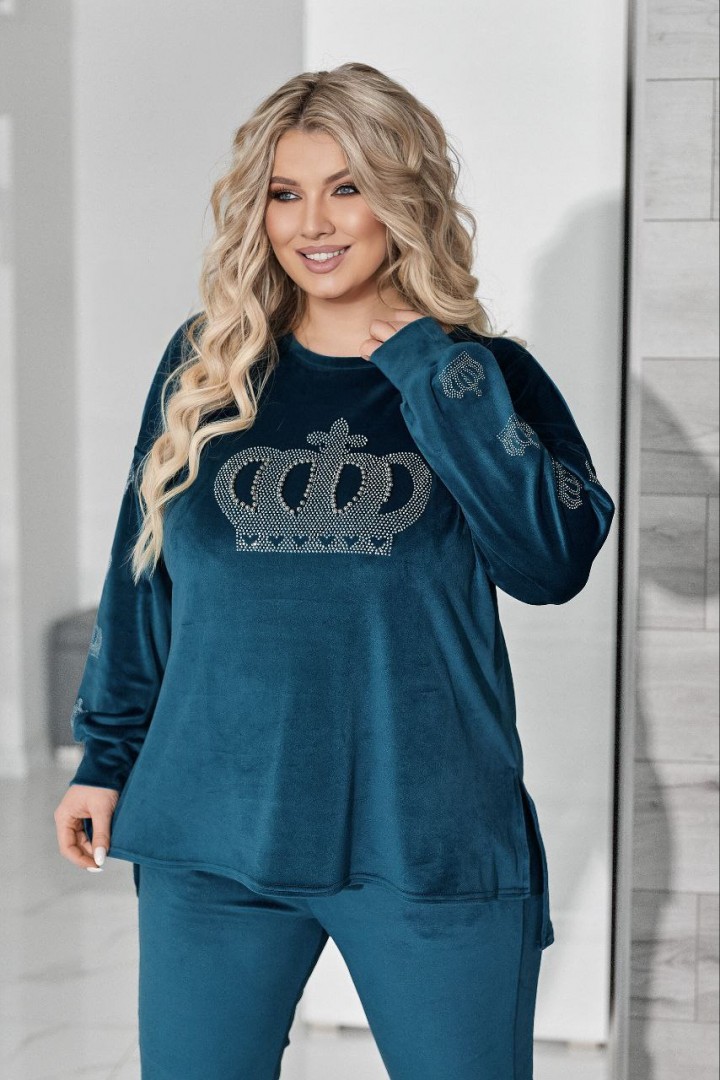 Велюровий костюм зі стразами VOJ-336A750