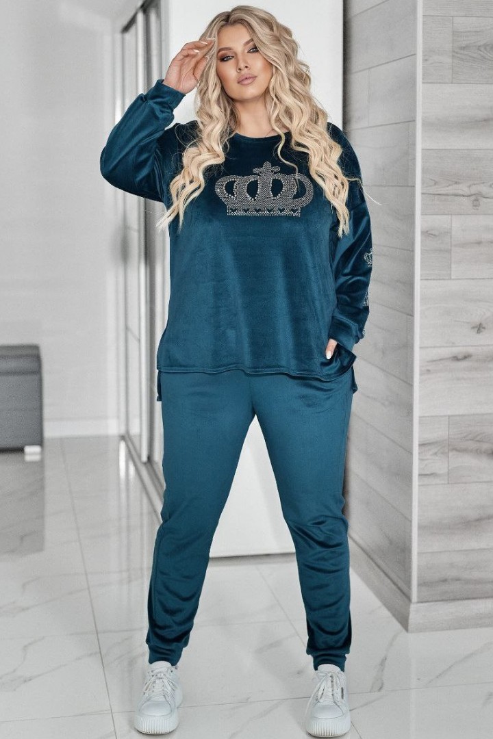 Велюровий костюм зі стразами VOJ-336A750