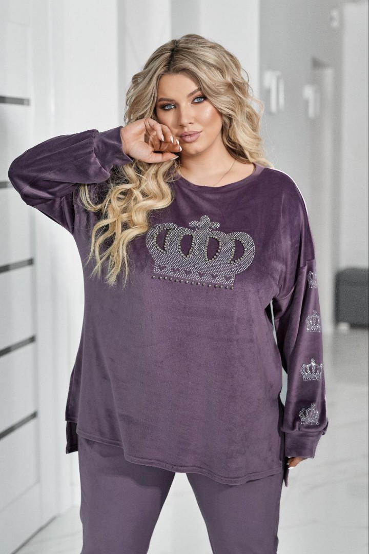 Велюровий костюм зі стразами VOJ-336A750