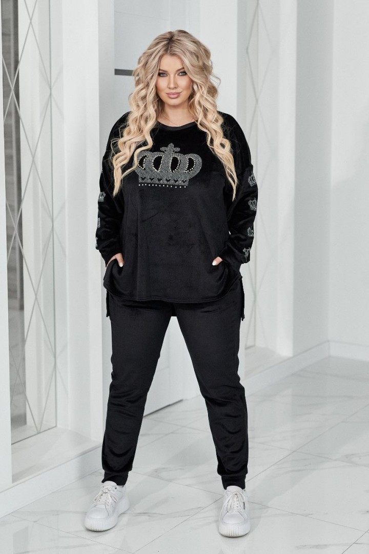 Велюровий костюм зі стразами VOJ-336A750