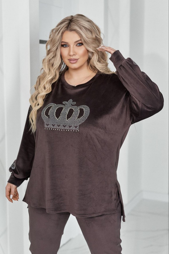 Велюровий костюм зі стразами VOJ-336A750