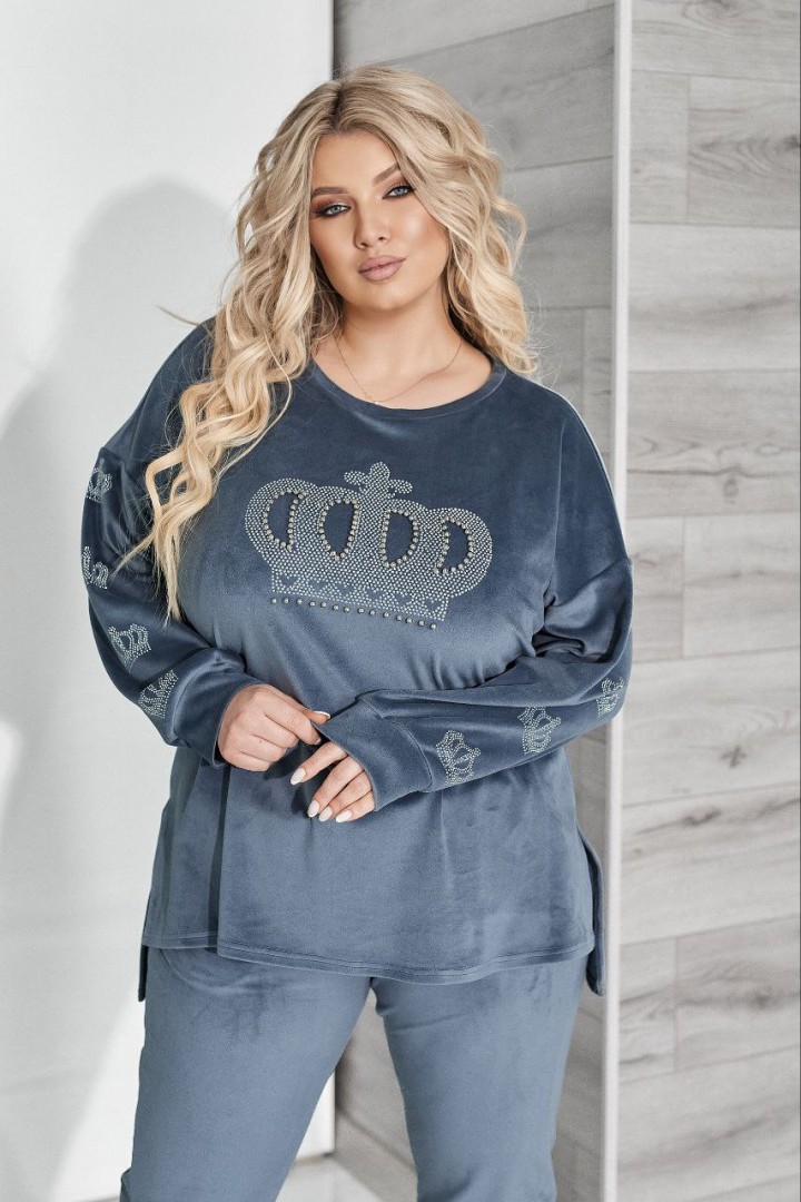 Велюровий костюм зі стразами VOJ-336A750