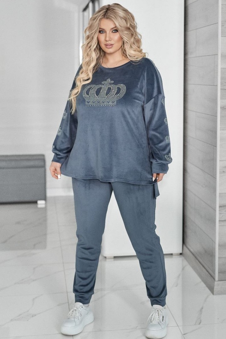 Велюровий костюм зі стразами VOJ-336A750