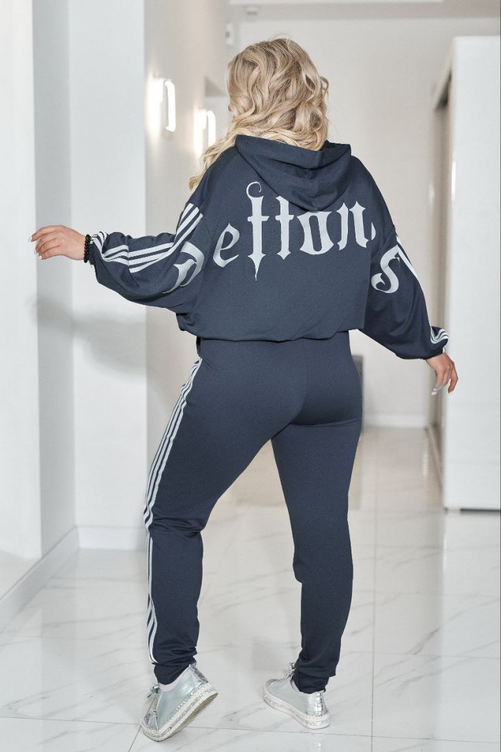 Стильний костюм з написом по спинці VOJ-342A850