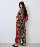 Костюм с леопардовым принтом   IS-217A1000