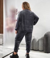 Велюровый костюм со стразами MOV-486A780 Велюровый костюм со стразами MOV-486A780