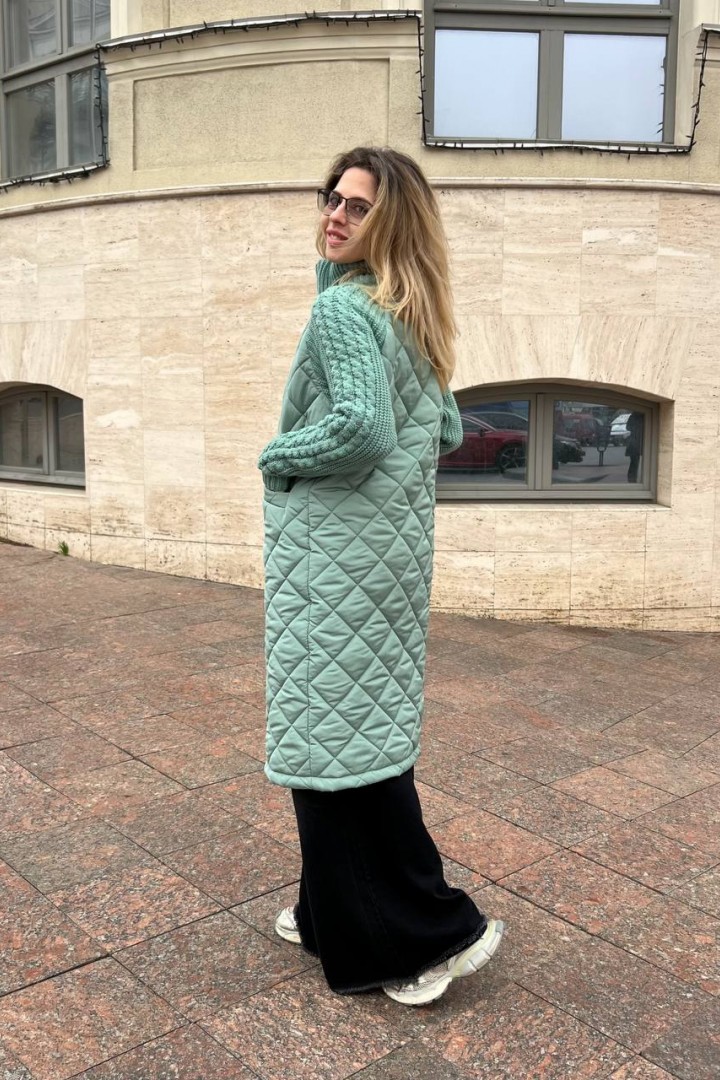 Пальто с вязаными рукавами LIS-0508A1290B1350